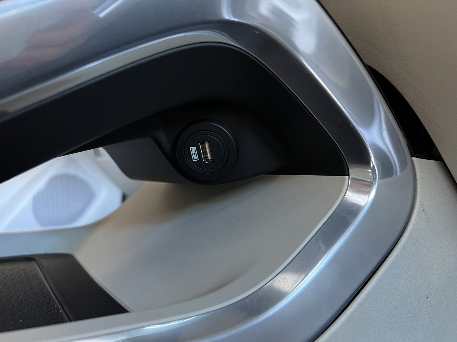 Jaguar I-PACE   image37