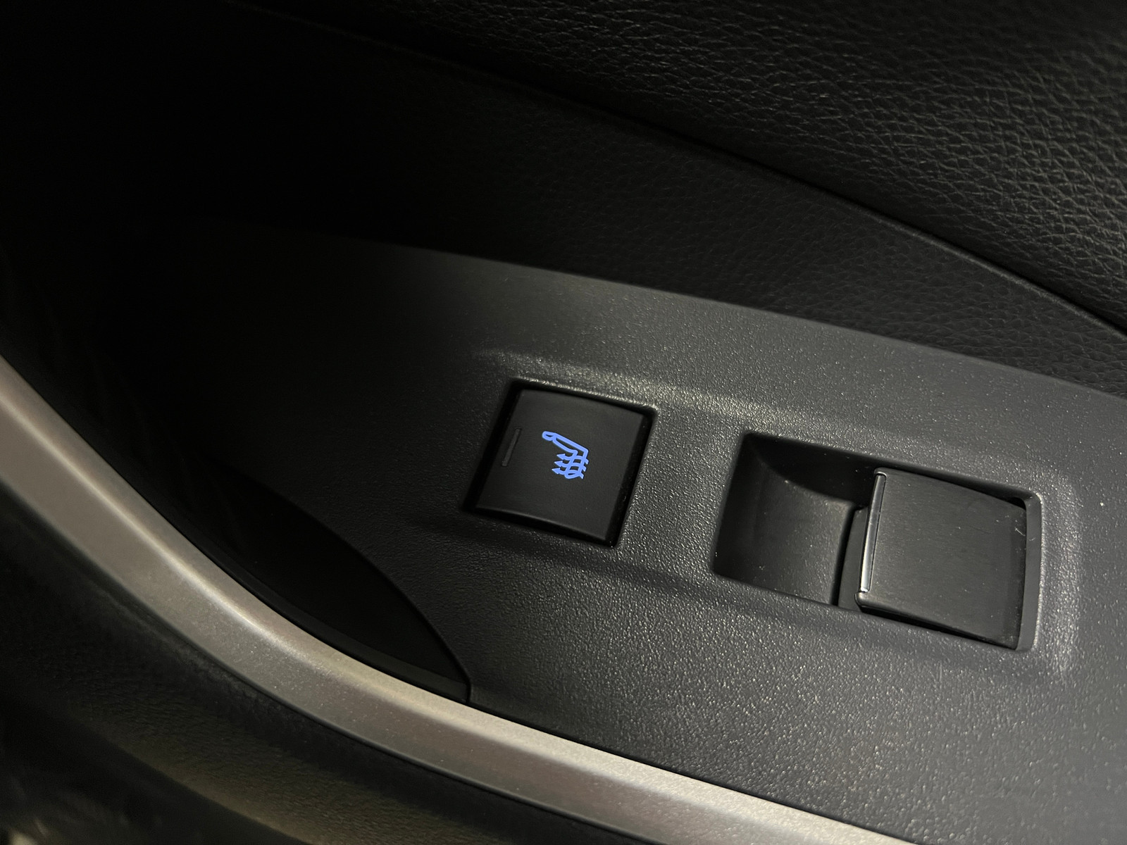 Toyota RAV4   image37