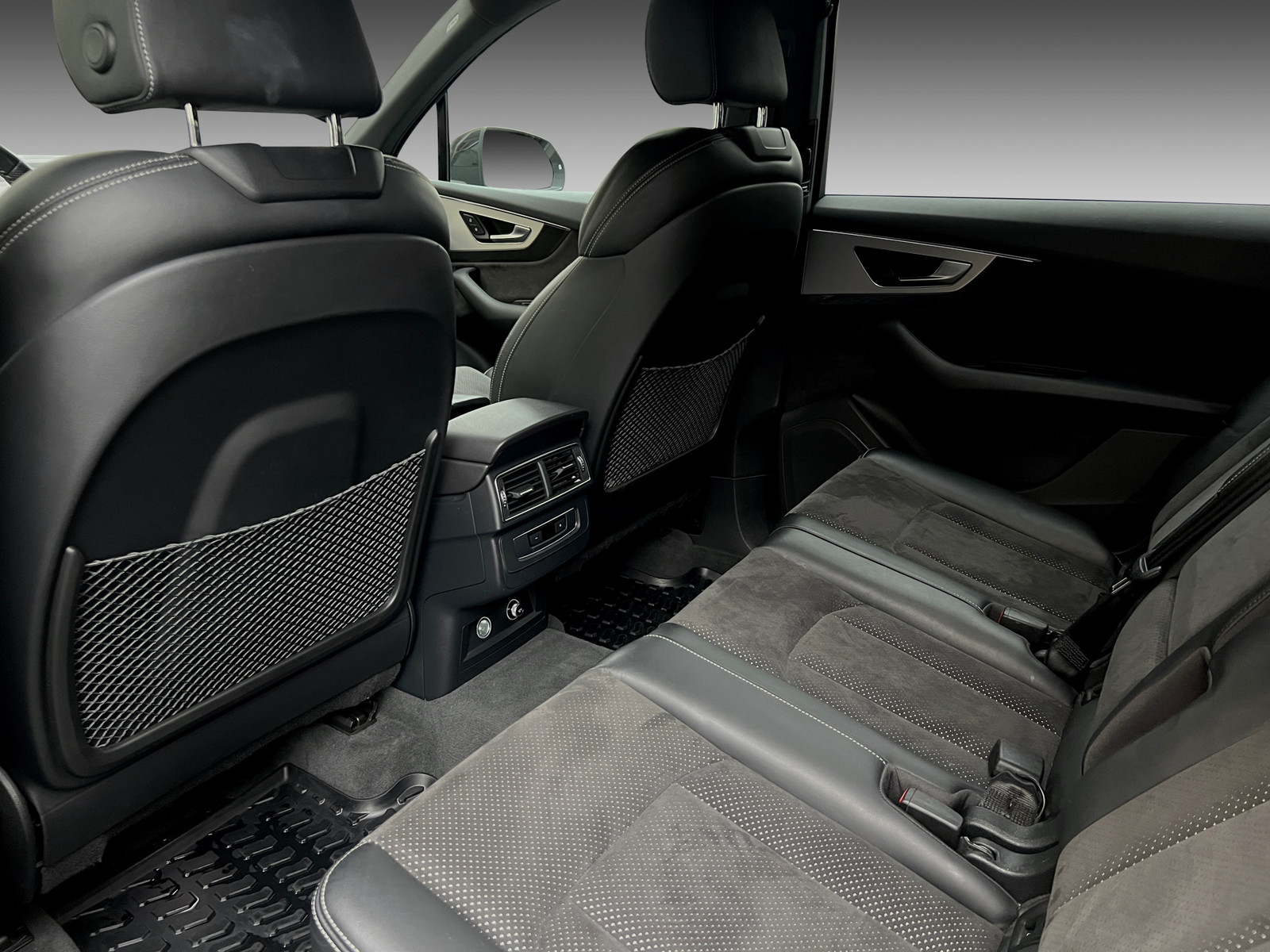 AUDI Q7 E TRON S-Line   image37