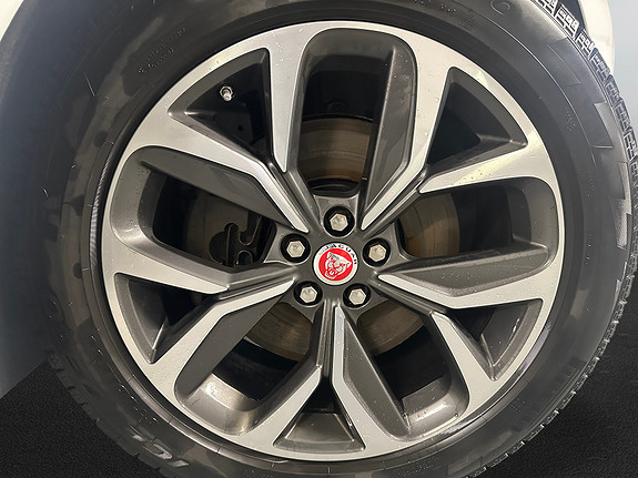 Jaguar I-Pace   image38