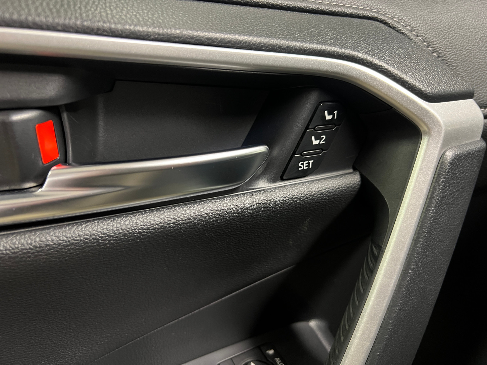 Toyota RAV4   image40