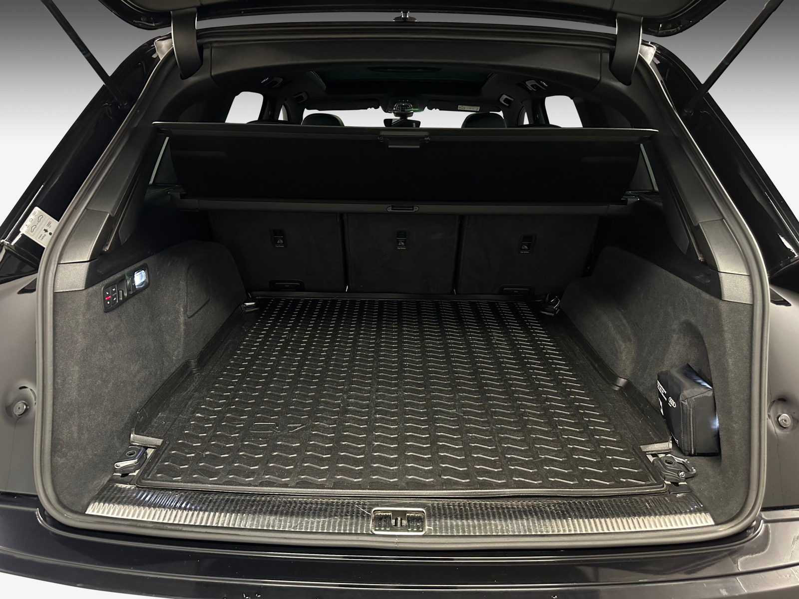 Audi Q7   image42