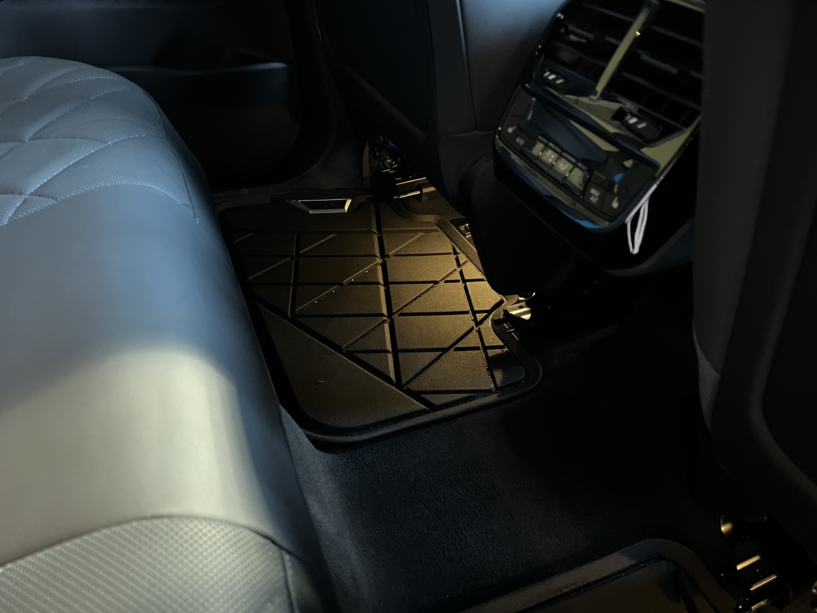 BMW iX xDrive 50   image43