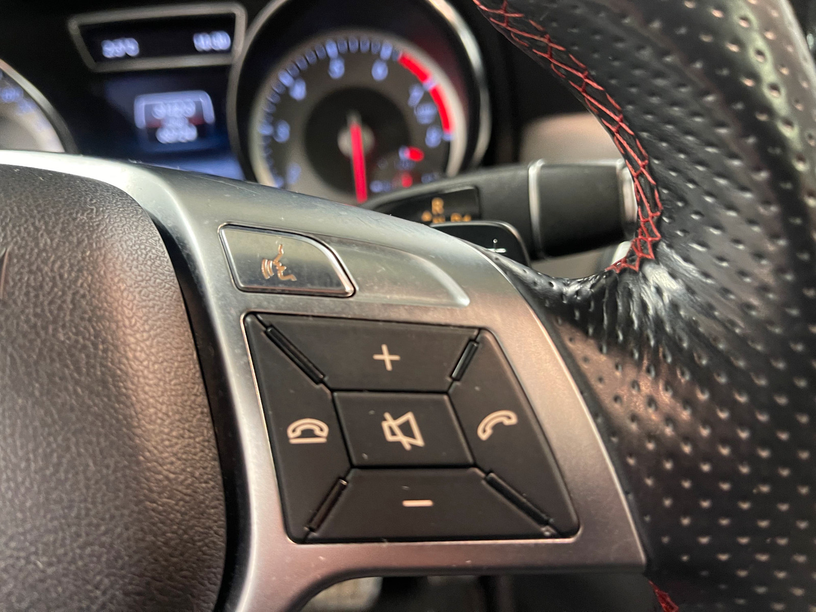Mercedes-Benz CLA   image12
