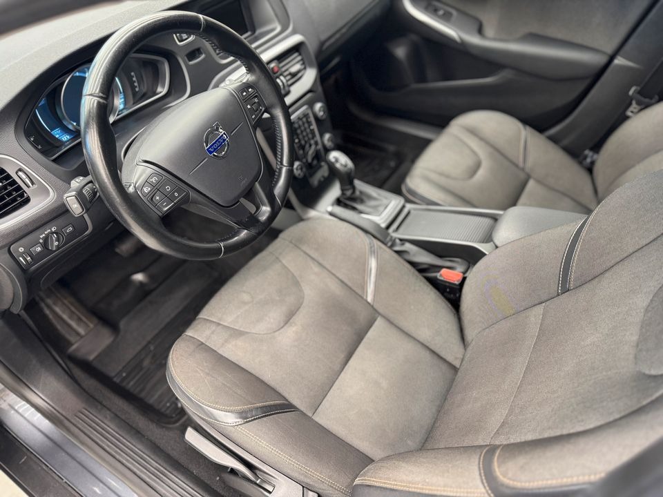 Volvo V40 Cross Country   image13