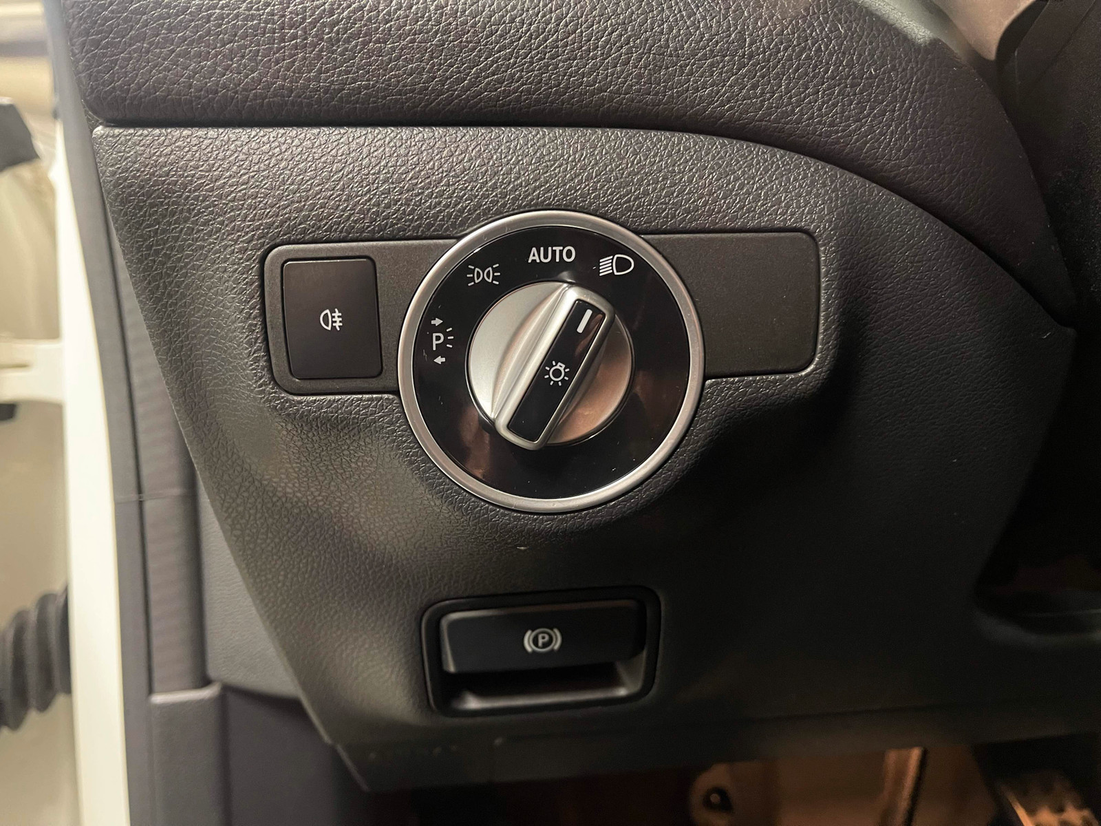 Mercedes-Benz CLA   image17