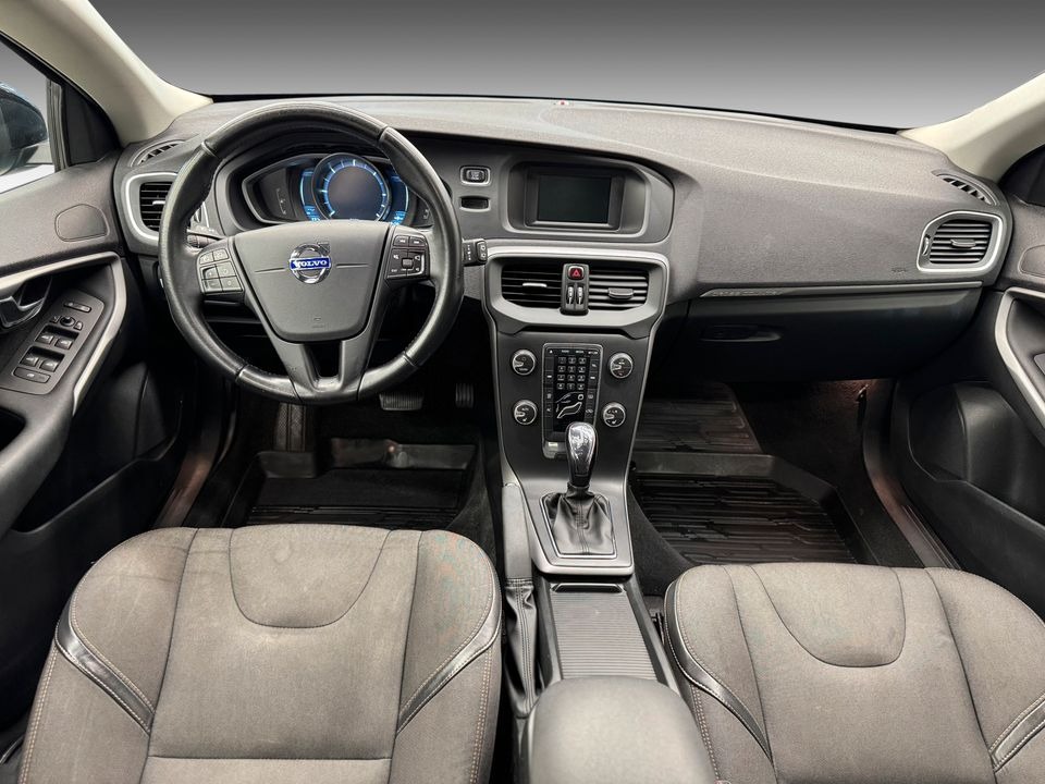Volvo V40 Cross Country   image17