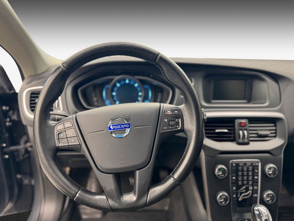 Volvo V40 Cross Country   image18
