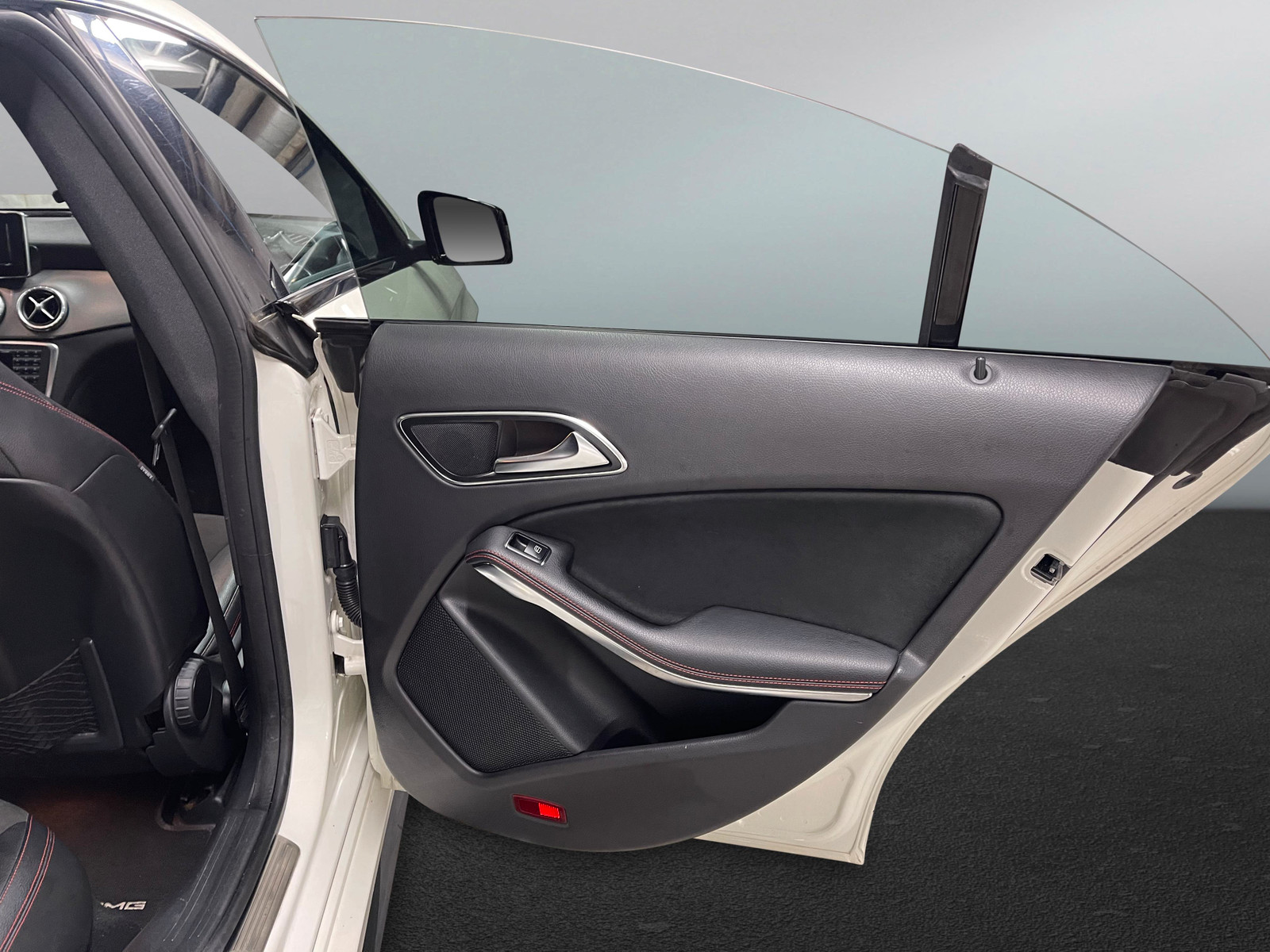 Mercedes-Benz CLA   image21