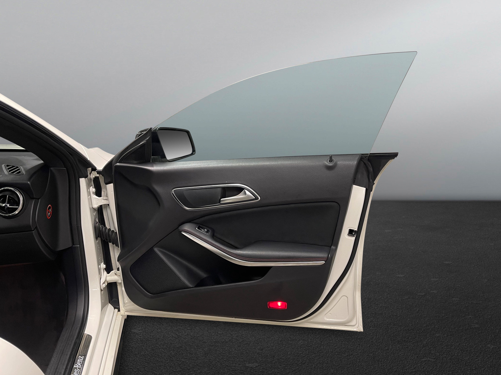 Mercedes-Benz CLA   image23