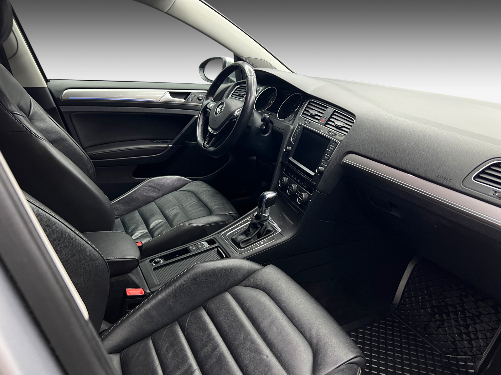 Volkswagen E-golf   image35