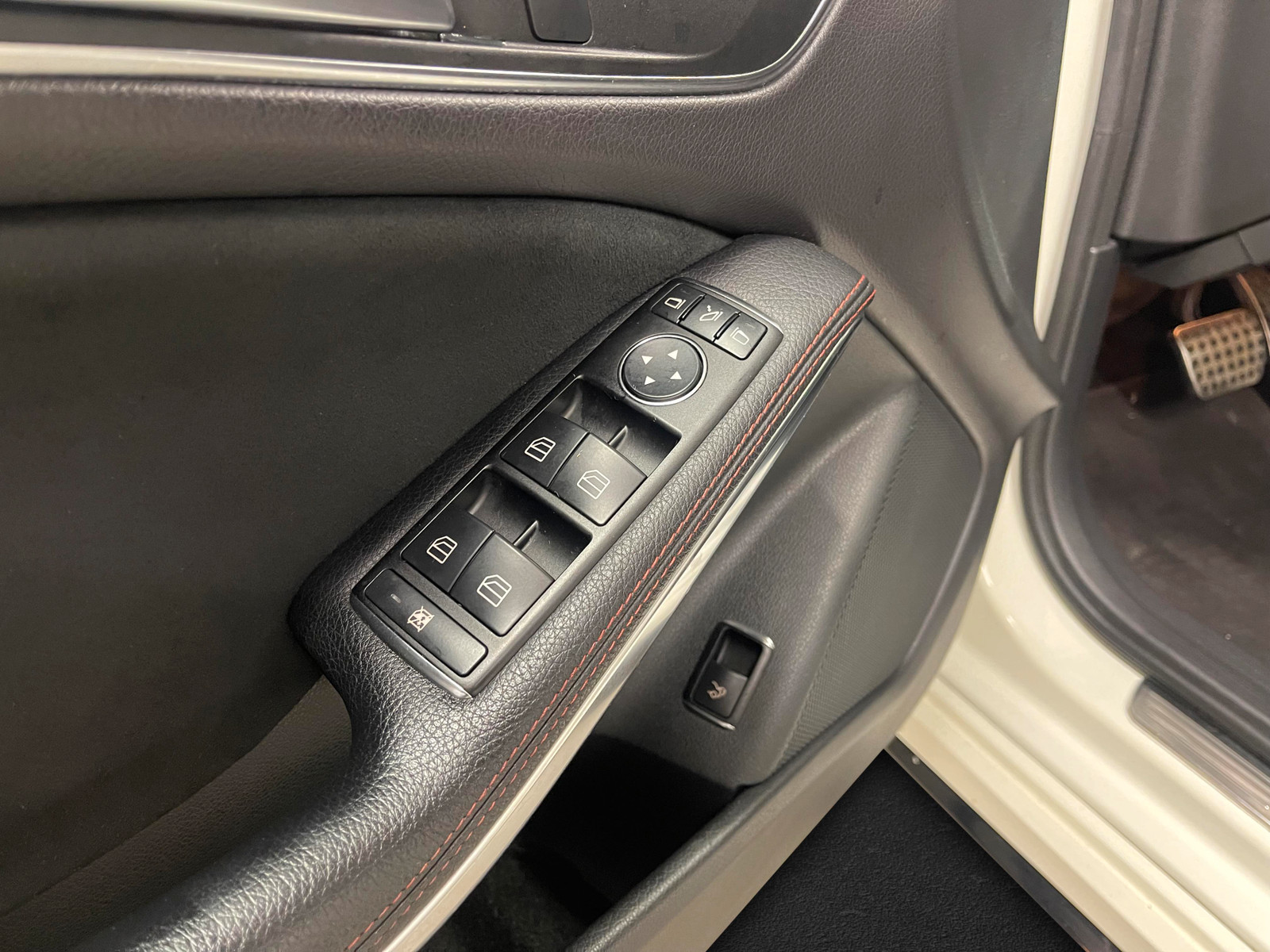 Mercedes-Benz CLA   image6