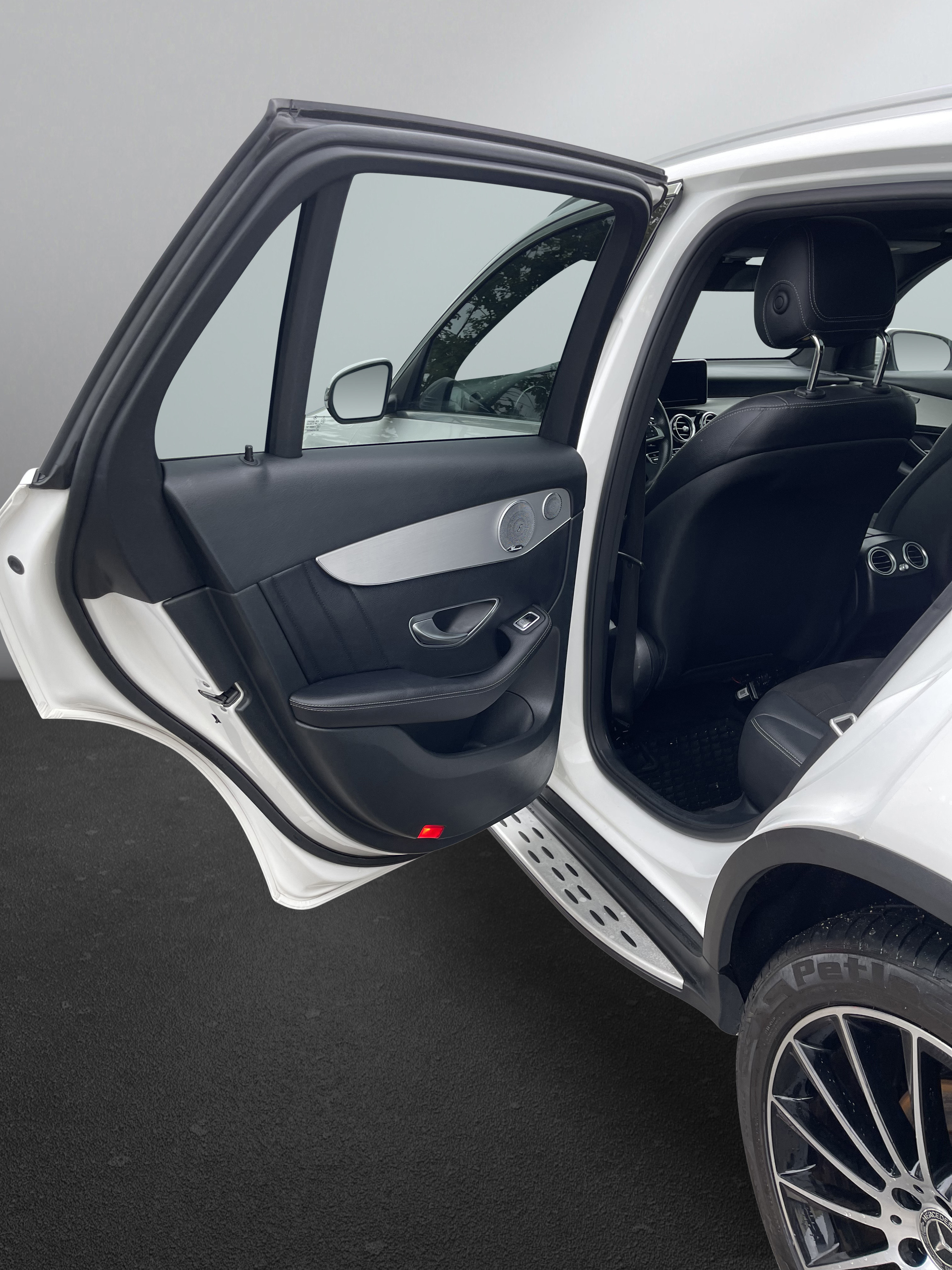 Mercedes-Benz GLC   image9
