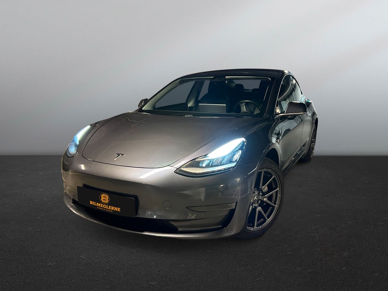 Tesla Model 3   image22
