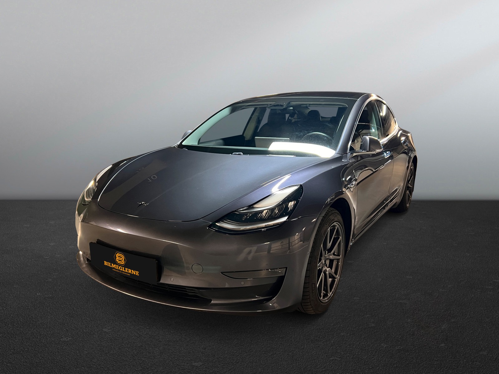 Tesla Model 3 image1