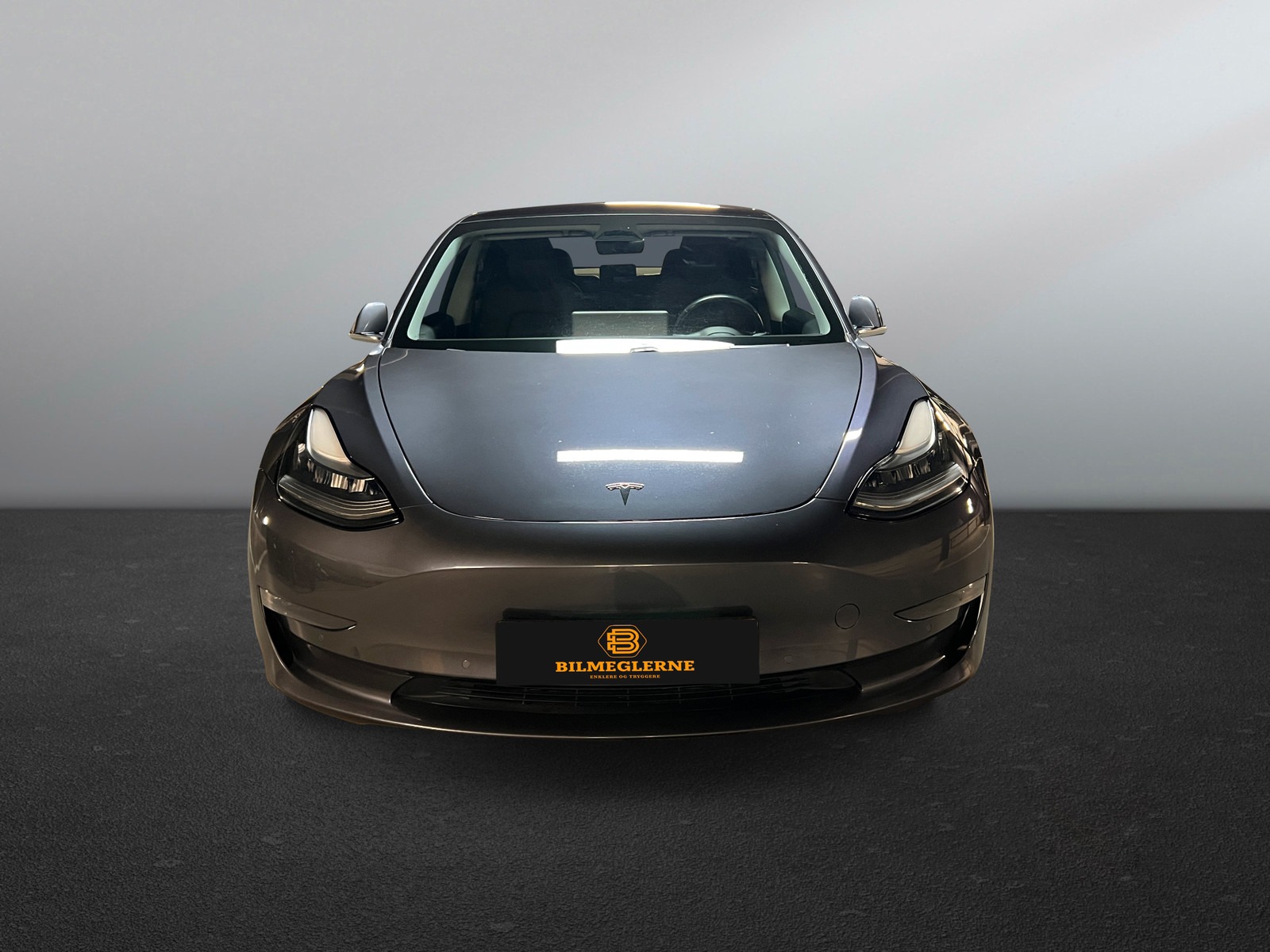 Tesla Model 3  image2