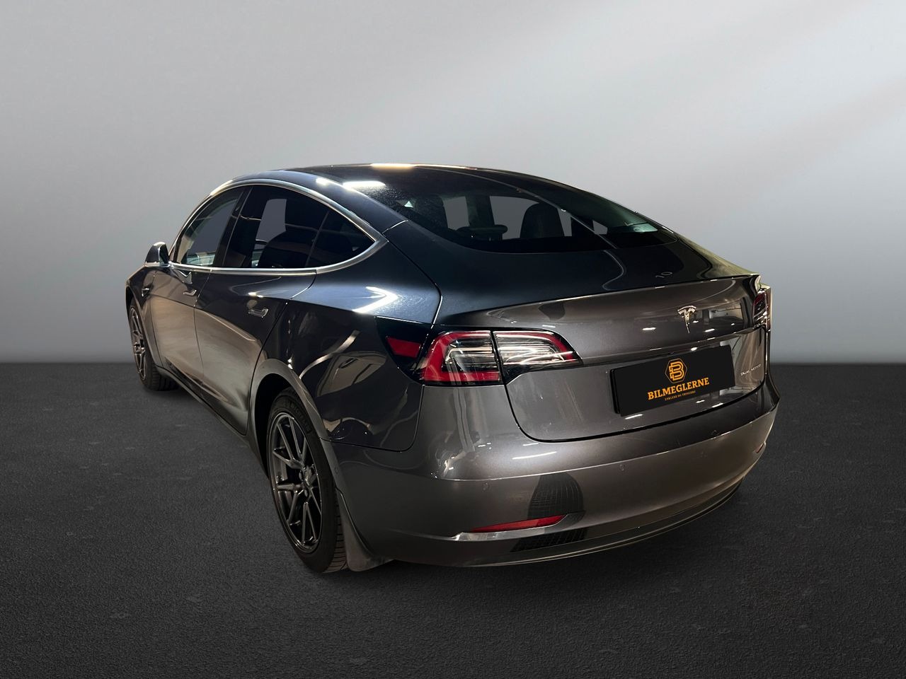 Tesla Model 3   image6